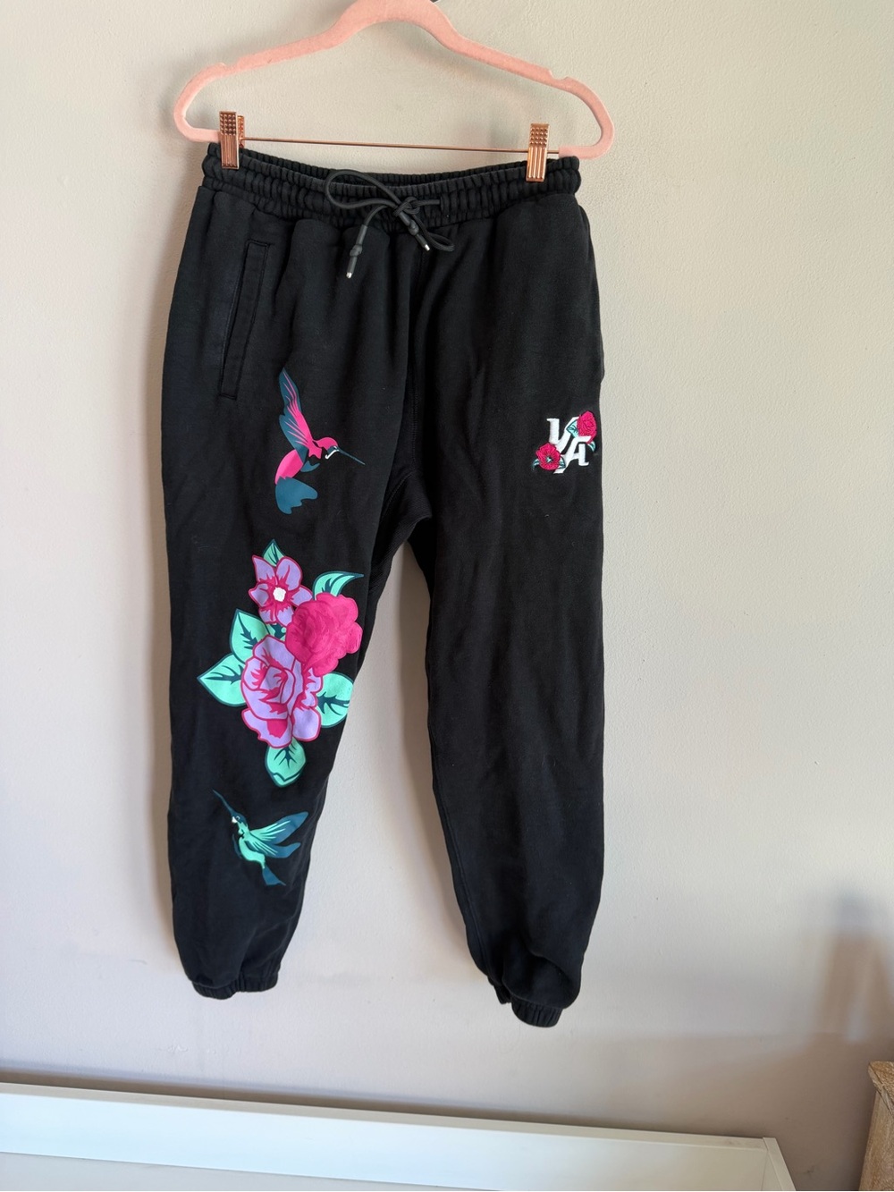 YoungLA Womens Black Hummingbird Rose Graphic Joggers‎ Sweatpants Size Large